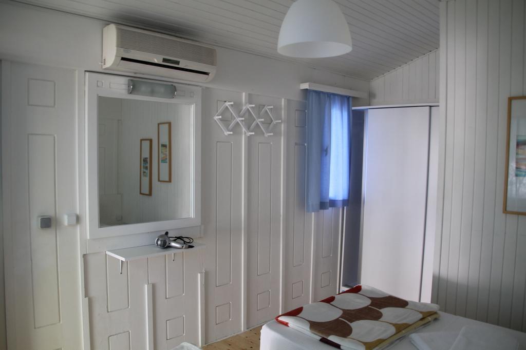 Defne Pension Çıralı Habitación foto