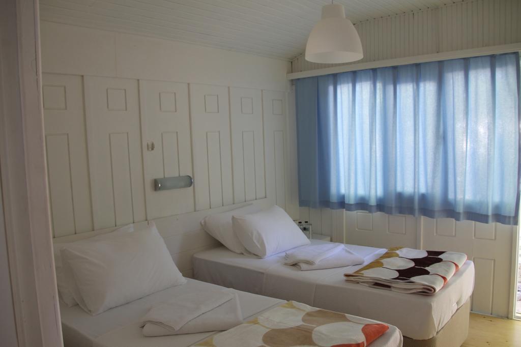 Defne Pension Çıralı Habitación foto